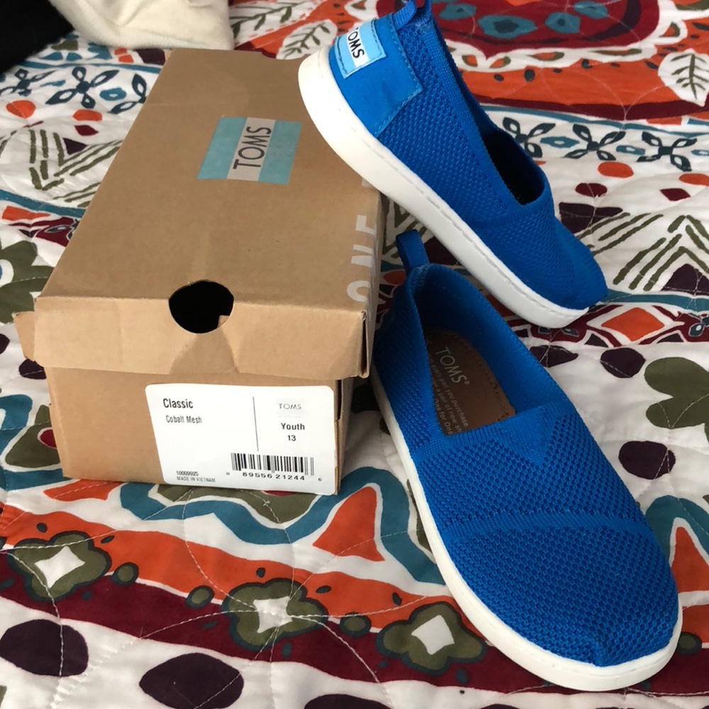 NWT Toms